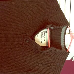 AE men’s sweater